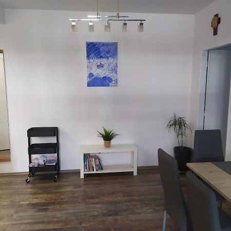 Pisqor Apartment - Self Check-In Bratislava Luaran gambar