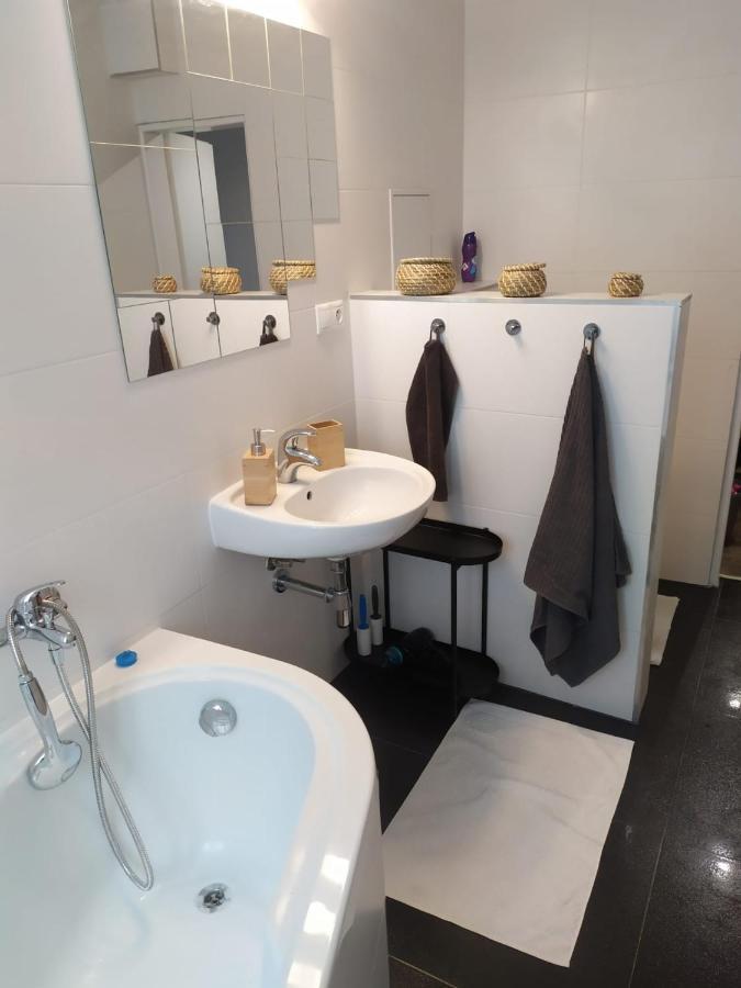 Pisqor Apartment - Self Check-In Bratislava Luaran gambar