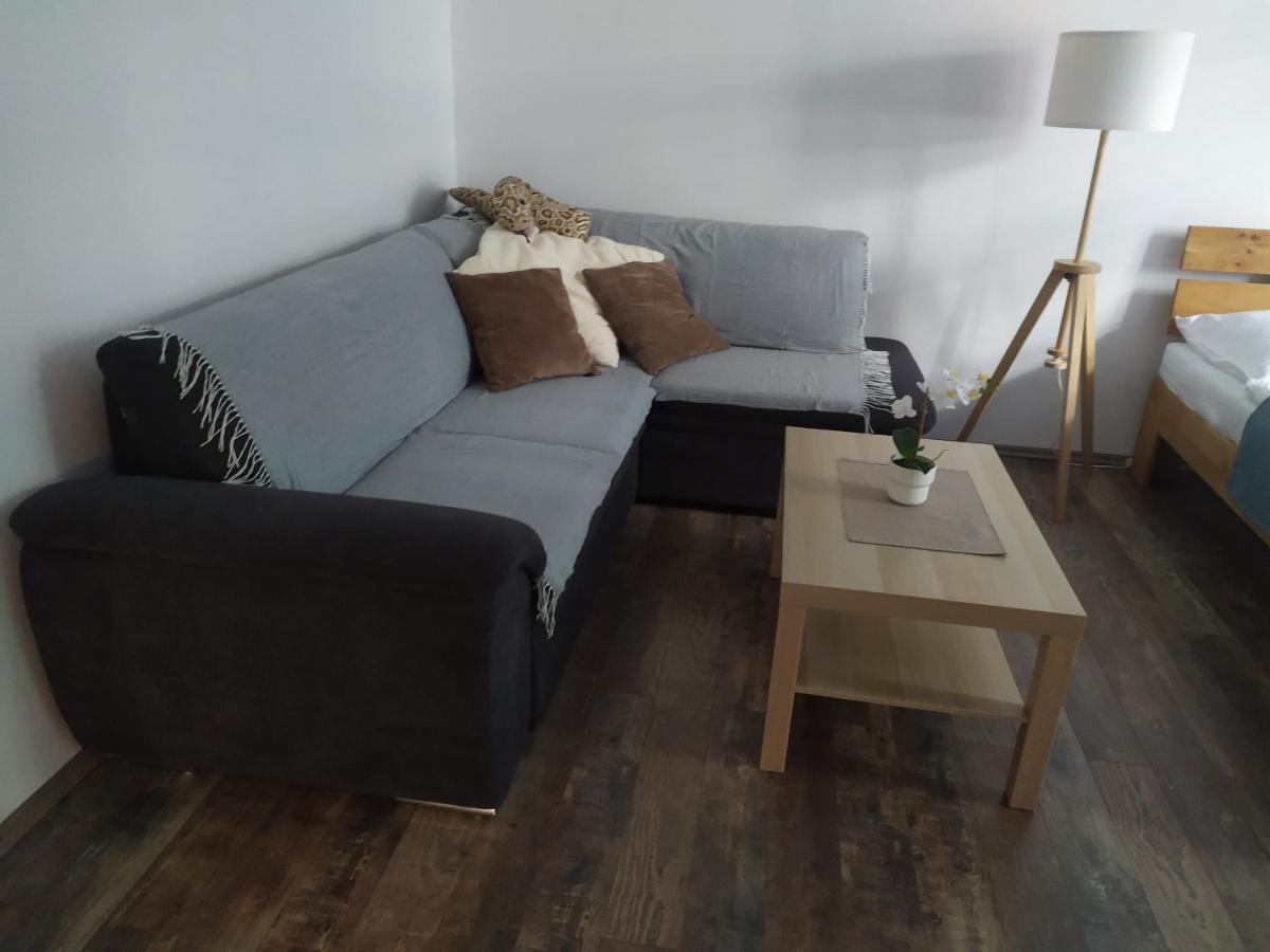 Pisqor Apartment - Self Check-In Bratislava Luaran gambar