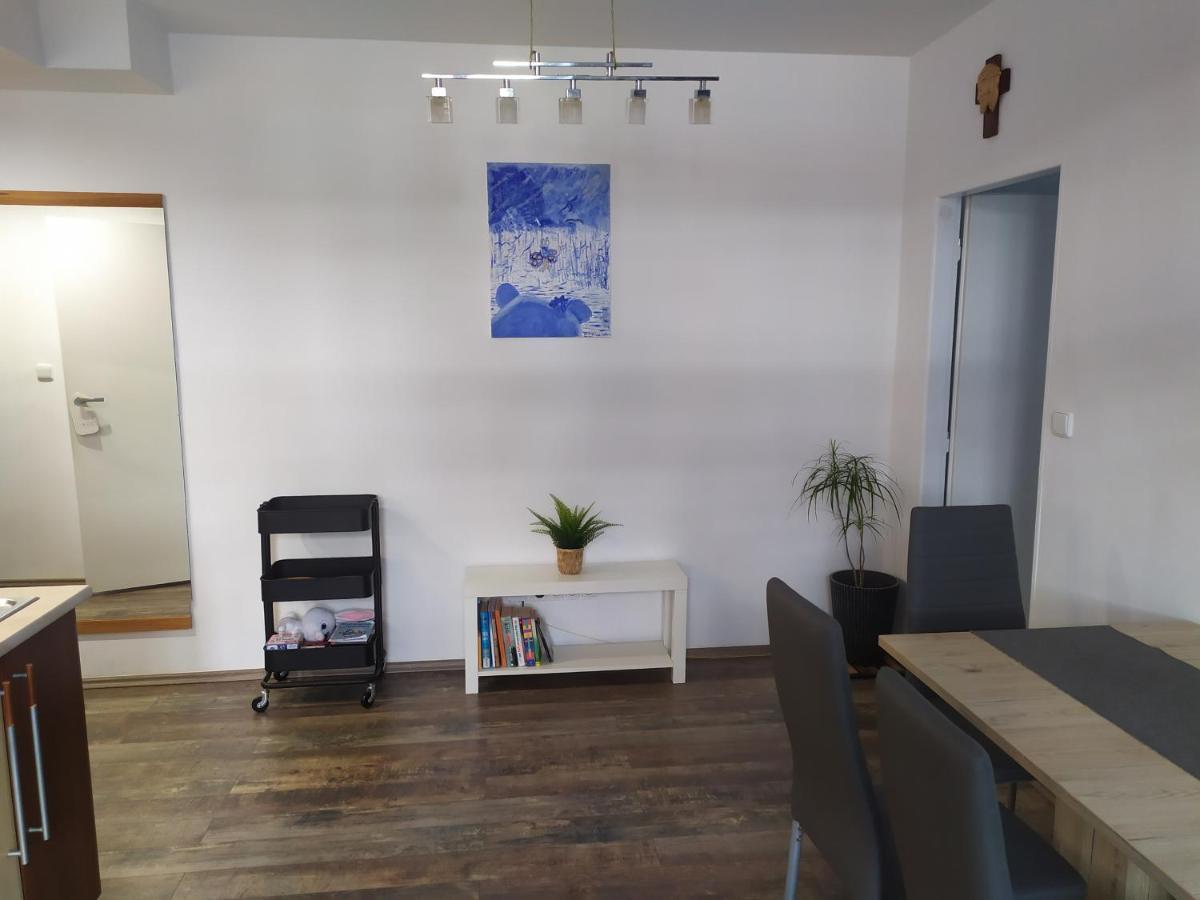 Pisqor Apartment - Self Check-In Bratislava Luaran gambar