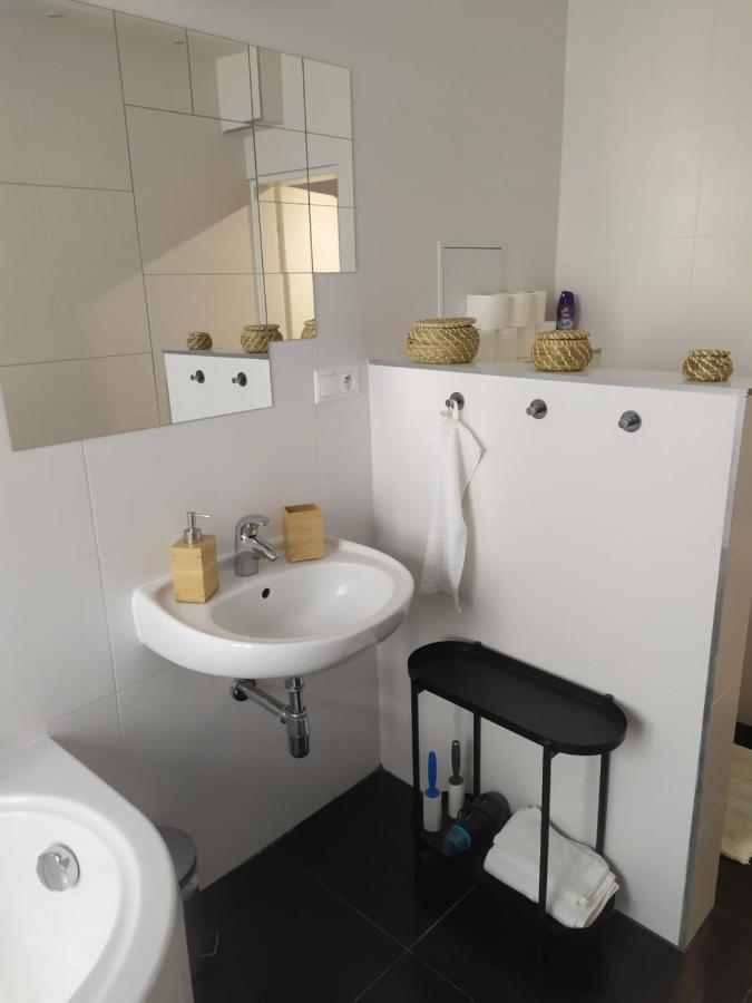 Pisqor Apartment - Self Check-In Bratislava Luaran gambar