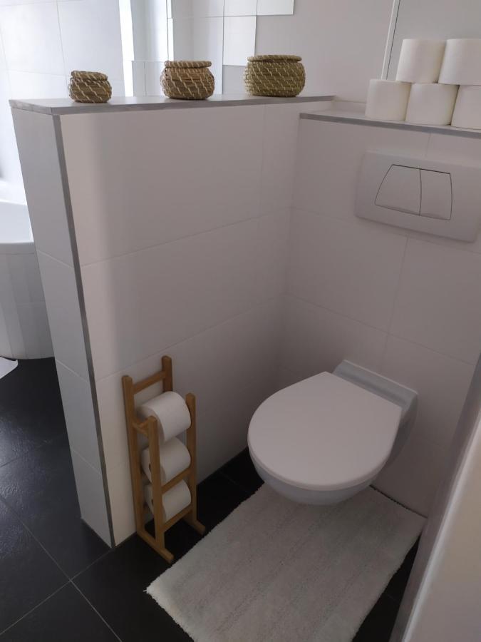 Pisqor Apartment - Self Check-In Bratislava Luaran gambar